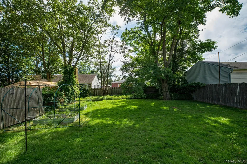 284 4th Avenue Bay Shore NY 11706