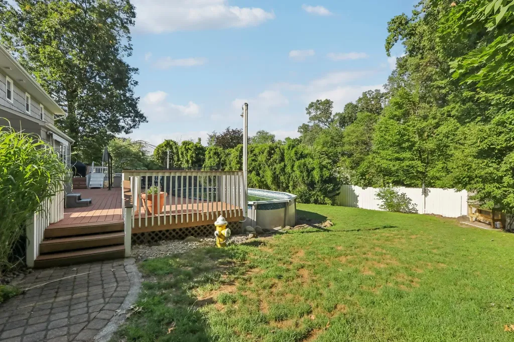 1 Martha Lane Pearl River NY 10965