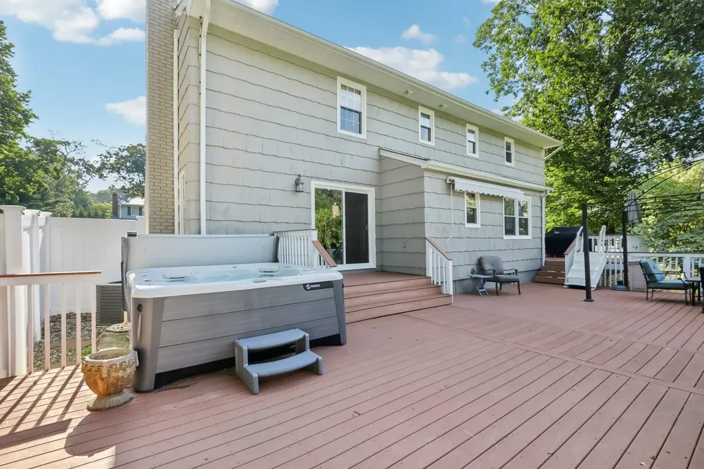 1 Martha Lane Pearl River NY 10965