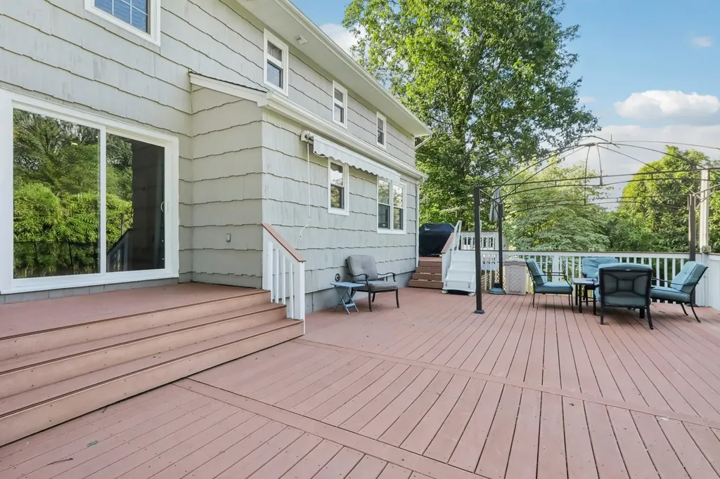 1 Martha Lane Pearl River NY 10965