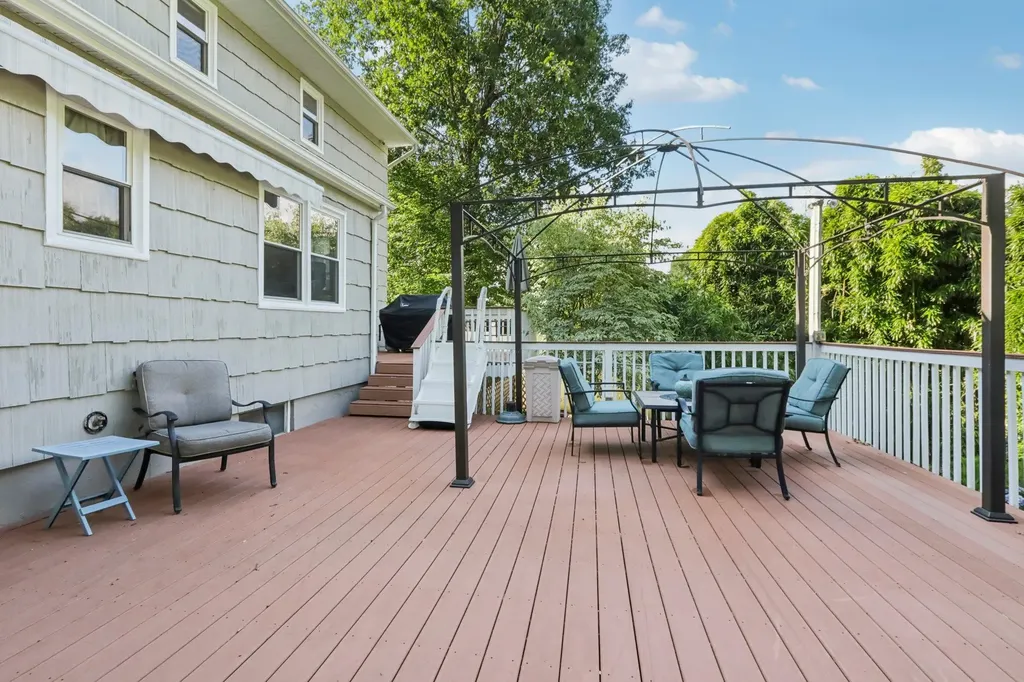 1 Martha Lane Pearl River NY 10965