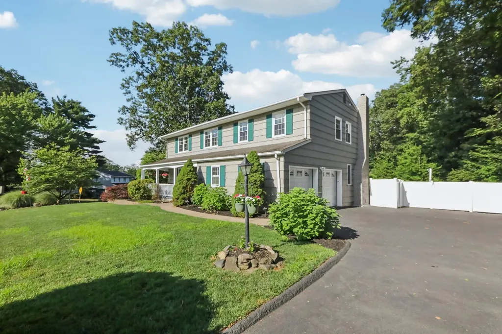 1 Martha Lane Pearl River NY 10965
