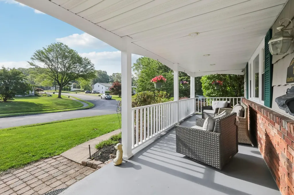 1 Martha Lane Pearl River NY 10965