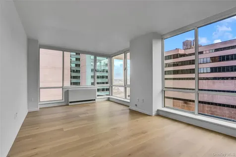 635 W 42nd Street New York (manhattan) NY 10036
