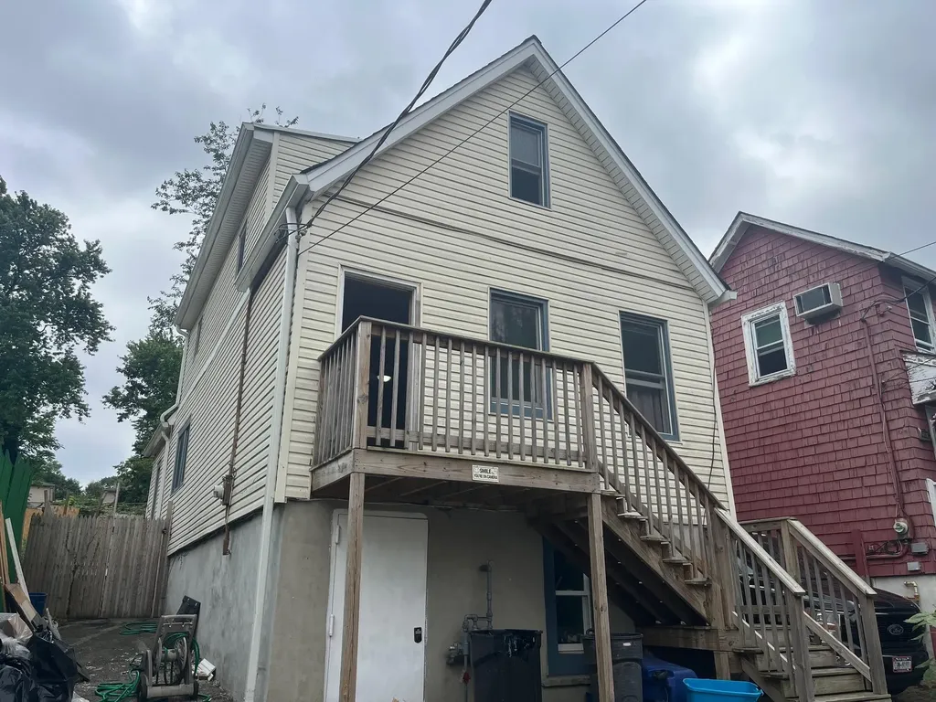 16 Doe Place Staten Island NY 10310