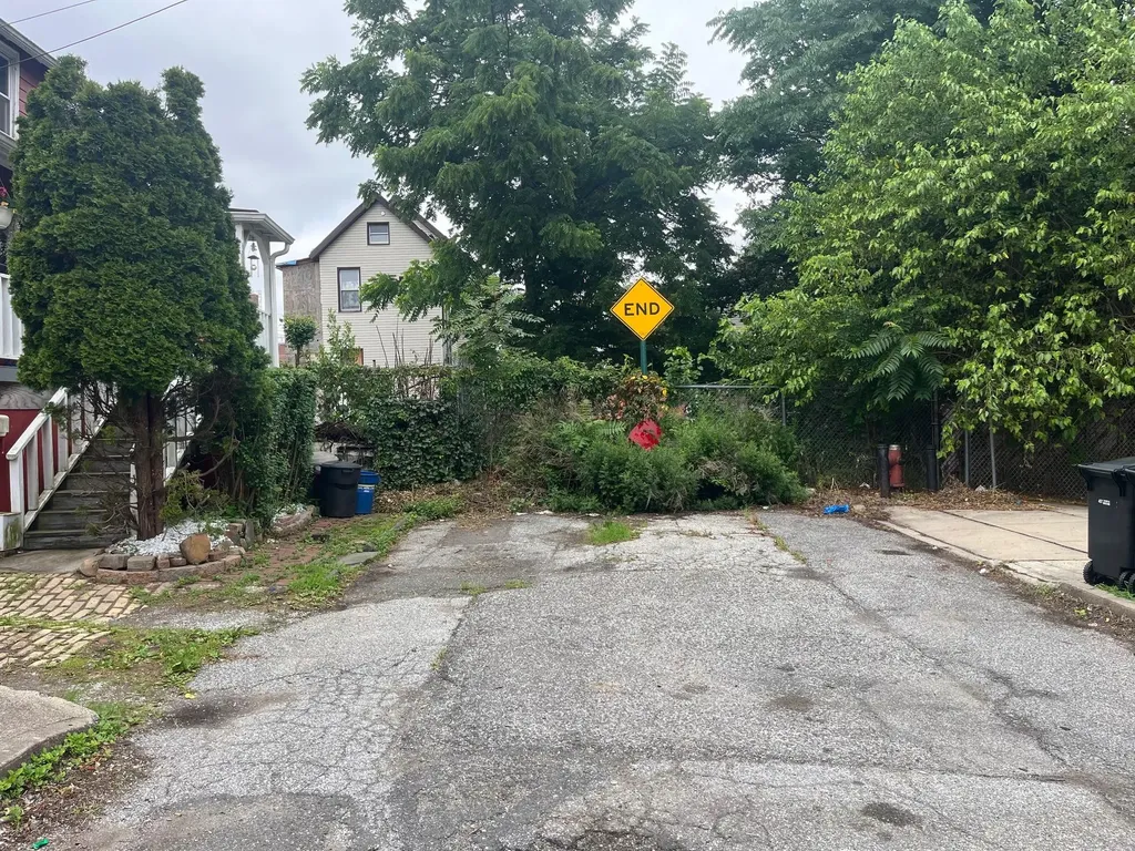 16 Doe Place Staten Island NY 10310