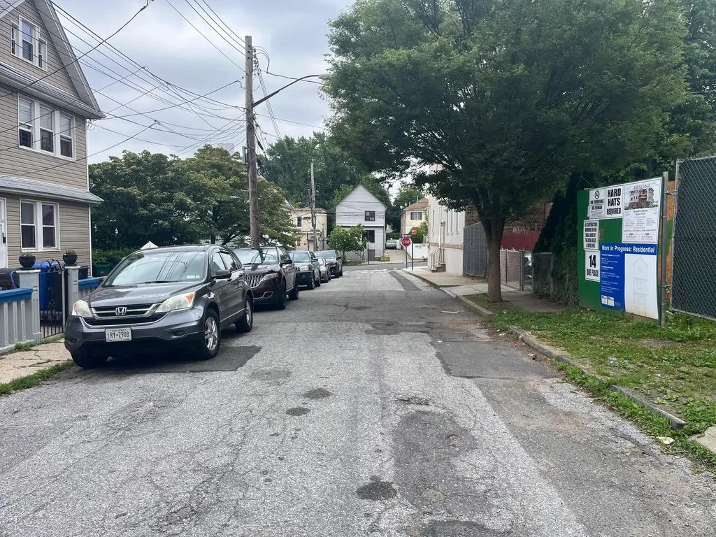 16 Doe Place Staten Island NY 10310
