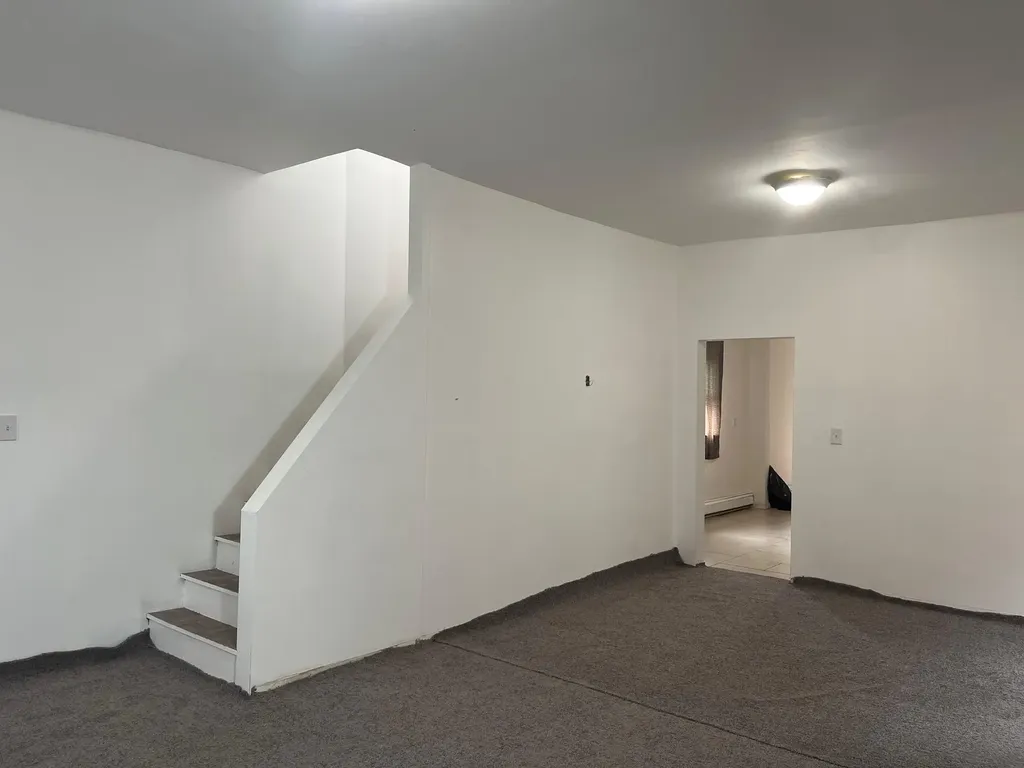 16 Doe Place Staten Island NY 10310