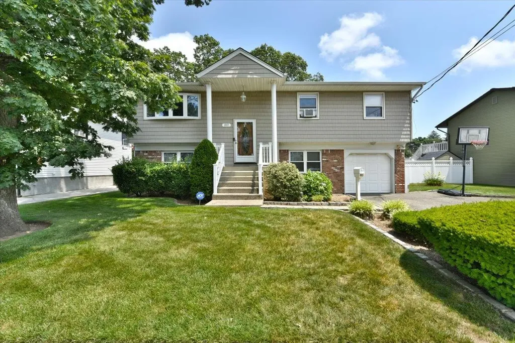 1317 Taft Avenue Merrick NY 11566