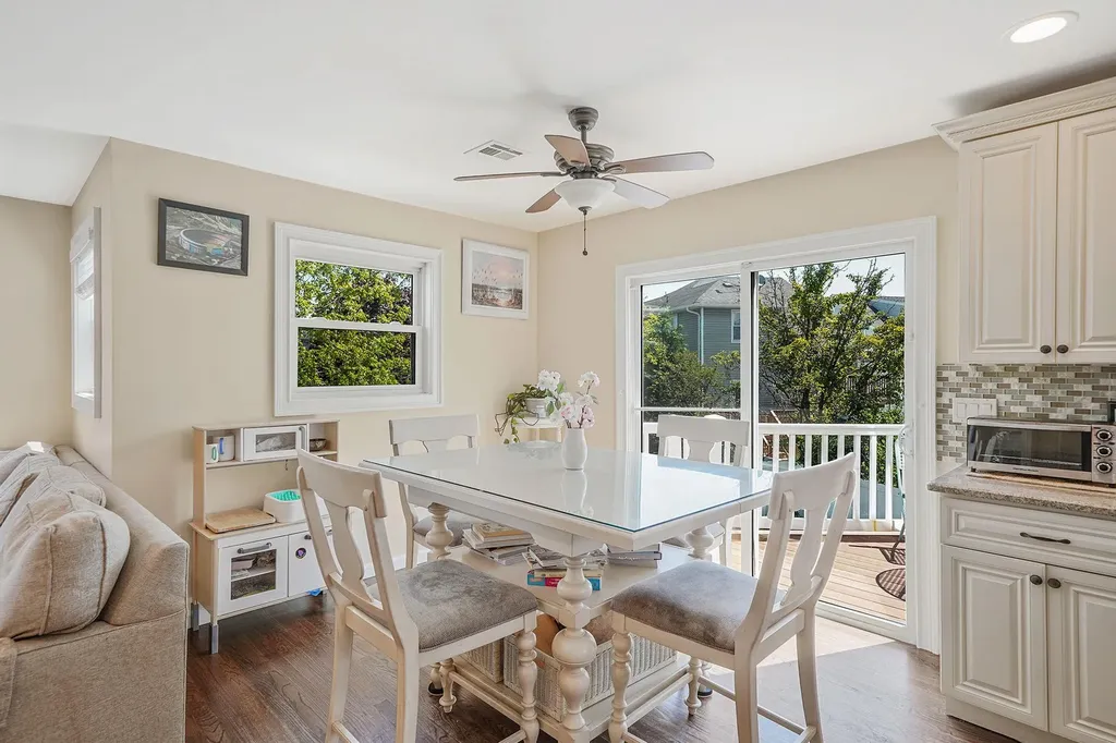 43 E Jackson Avenue Babylon NY 11702