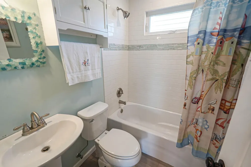 43 E Jackson Avenue Babylon NY 11702