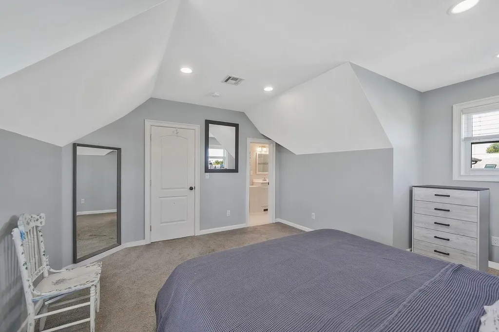 43 E Jackson Avenue Babylon NY 11702
