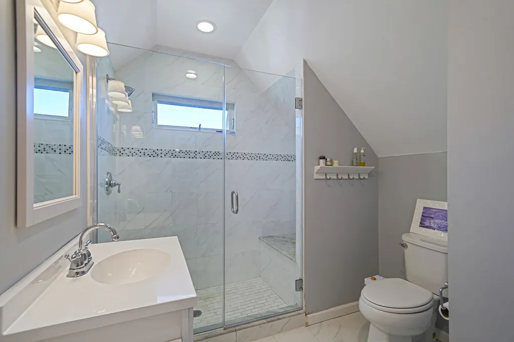 43 E Jackson Avenue Babylon NY 11702