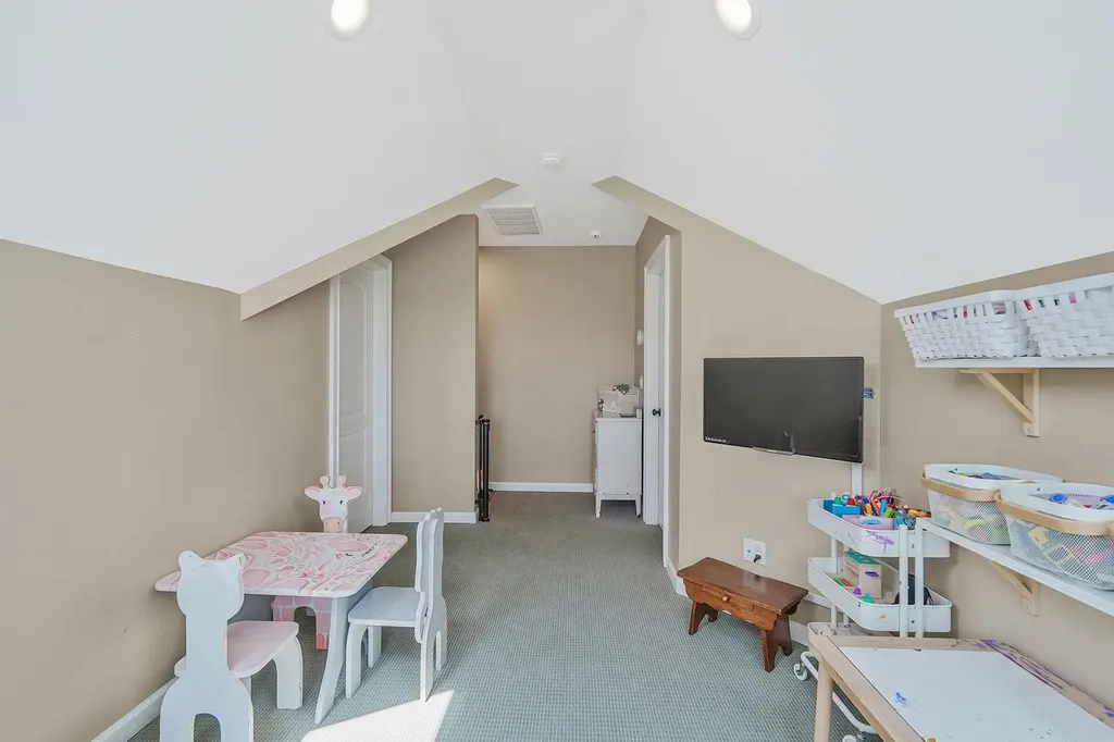 43 E Jackson Avenue Babylon NY 11702