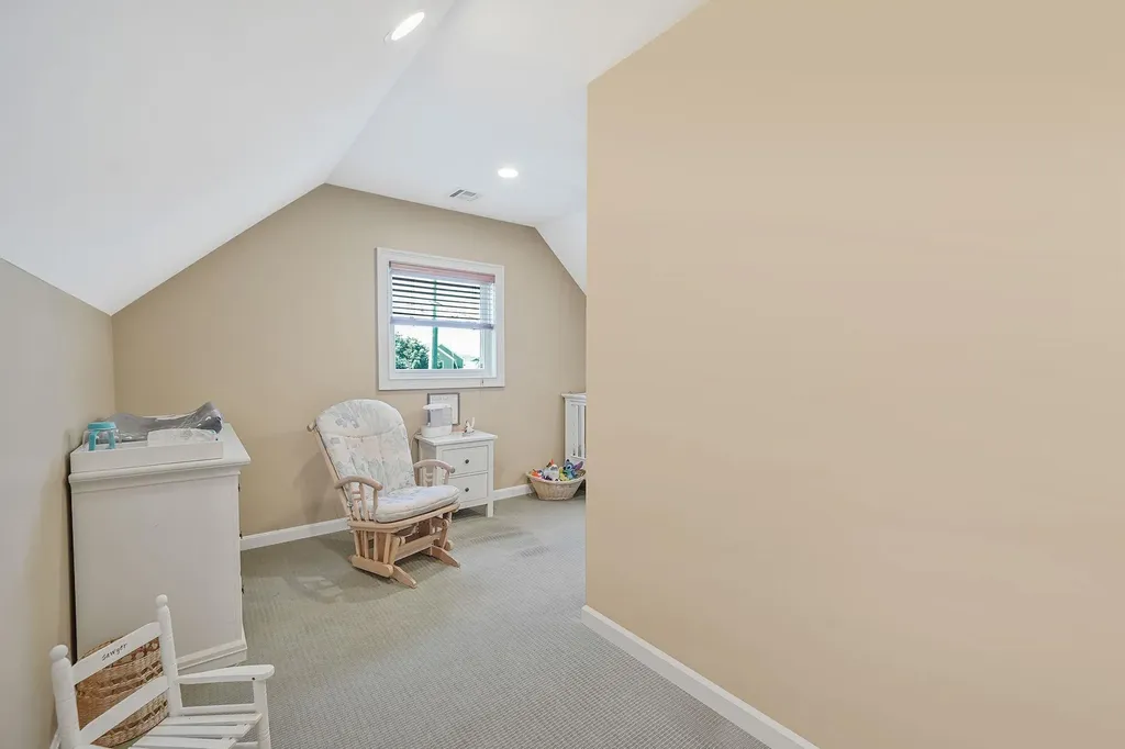 43 E Jackson Avenue Babylon NY 11702