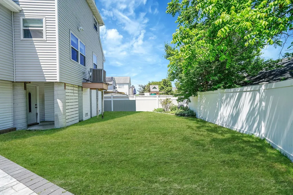 43 E Jackson Avenue Babylon NY 11702