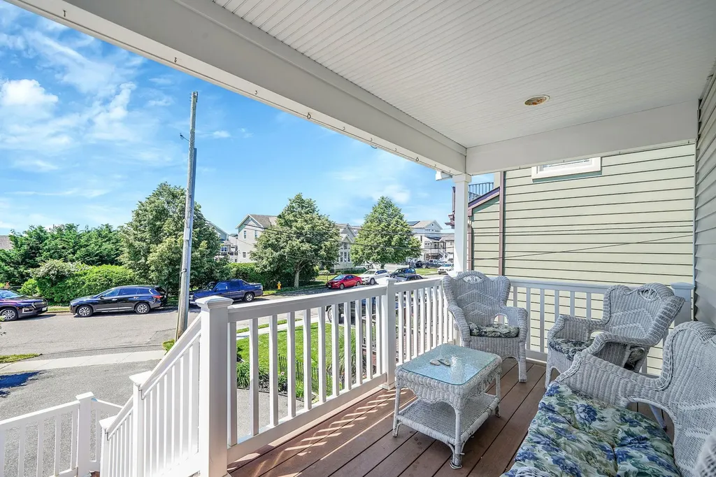 43 E Jackson Avenue Babylon NY 11702
