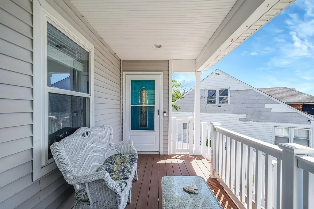 43 E Jackson Avenue Babylon NY 11702