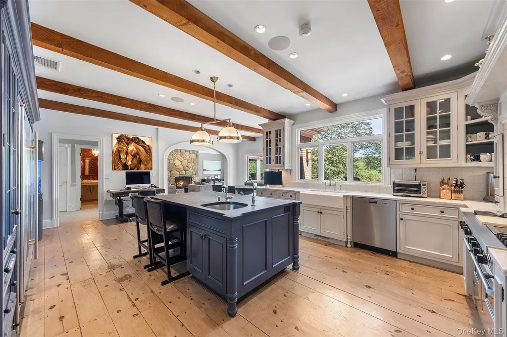 8 Ridgeview Circle Armonk NY 10504