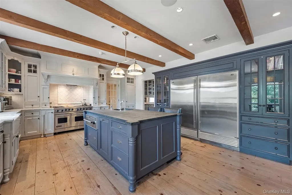 8 Ridgeview Circle Armonk NY 10504