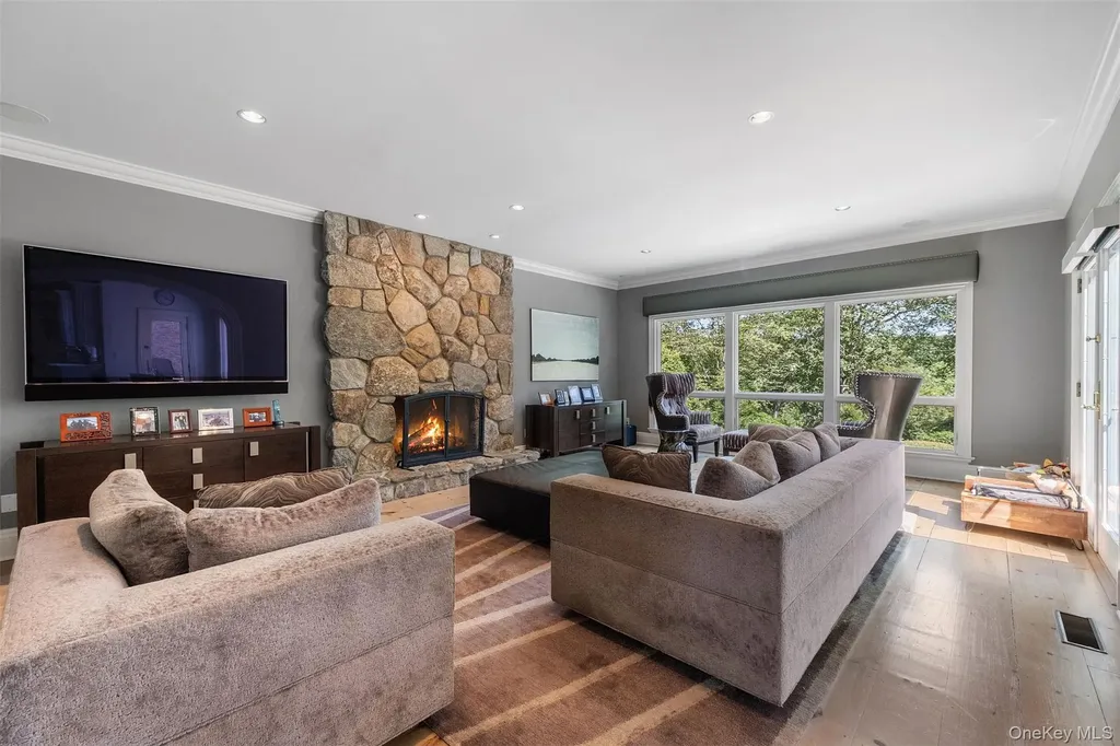 8 Ridgeview Circle Armonk NY 10504