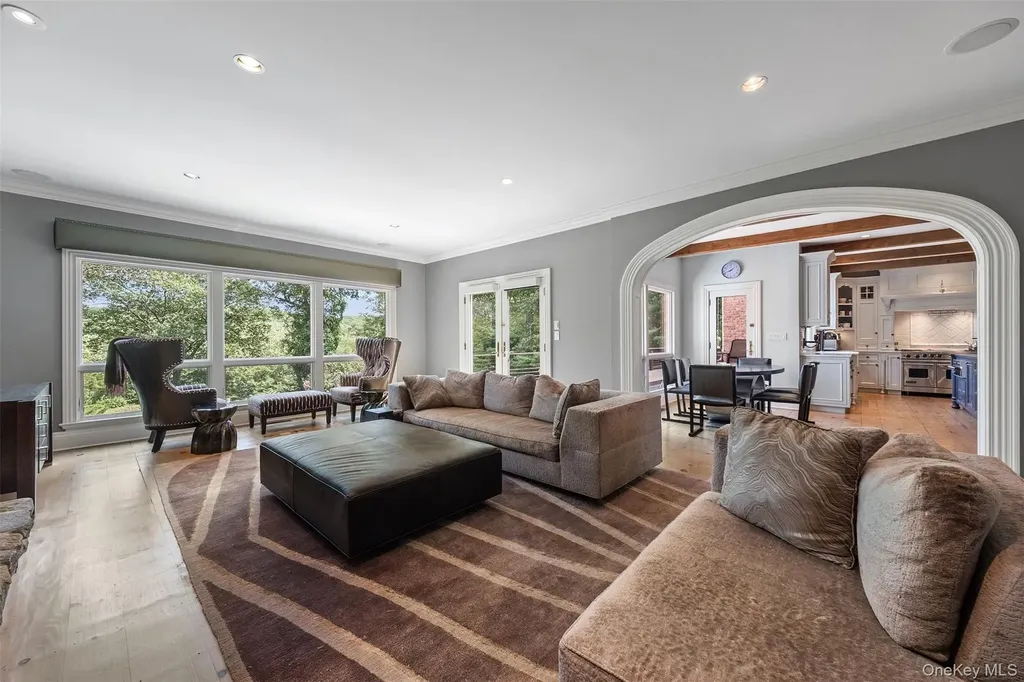 8 Ridgeview Circle Armonk NY 10504
