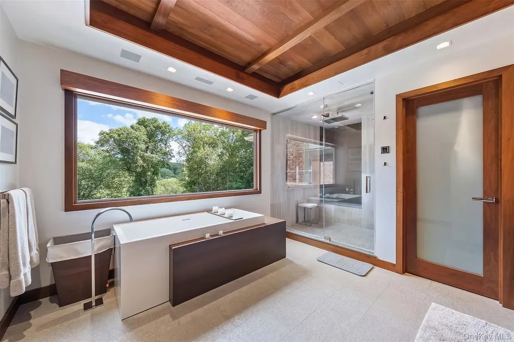 8 Ridgeview Circle Armonk NY 10504