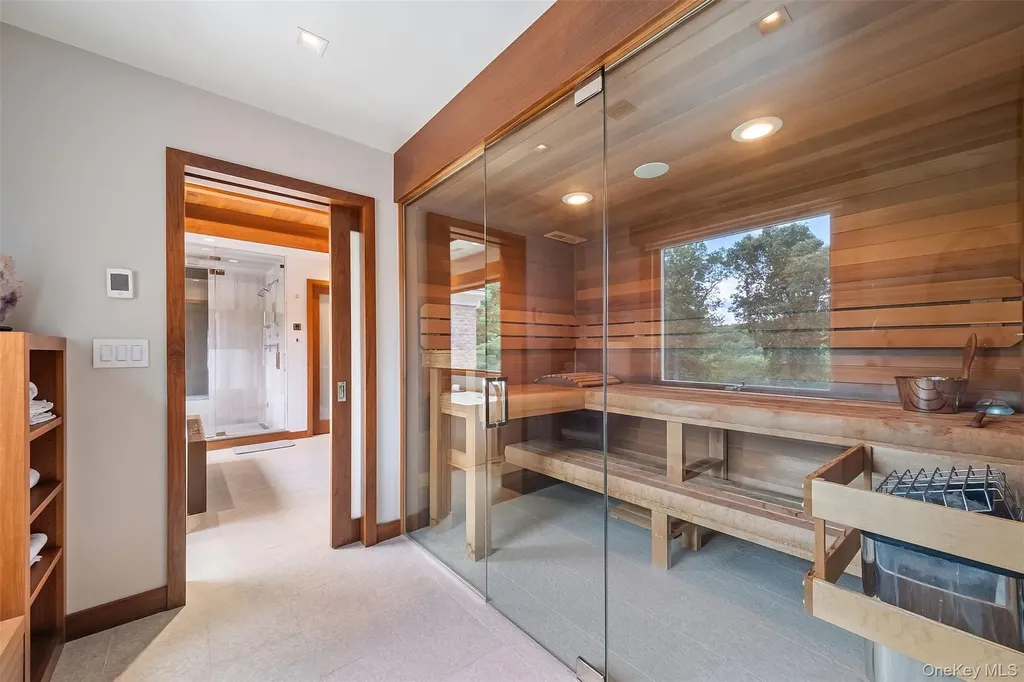 8 Ridgeview Circle Armonk NY 10504
