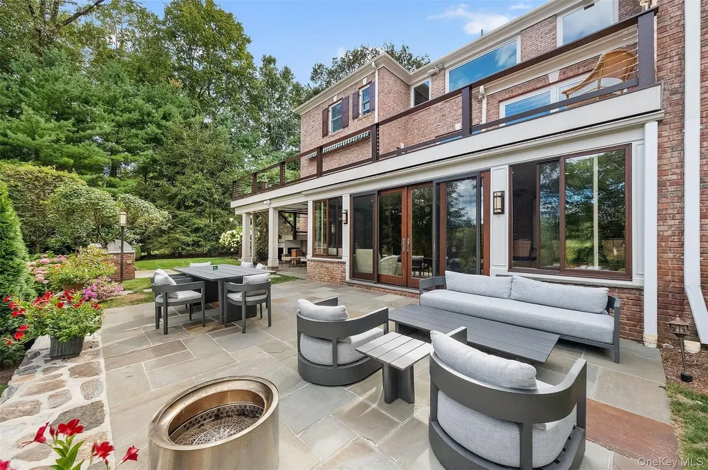 8 Ridgeview Circle Armonk NY 10504