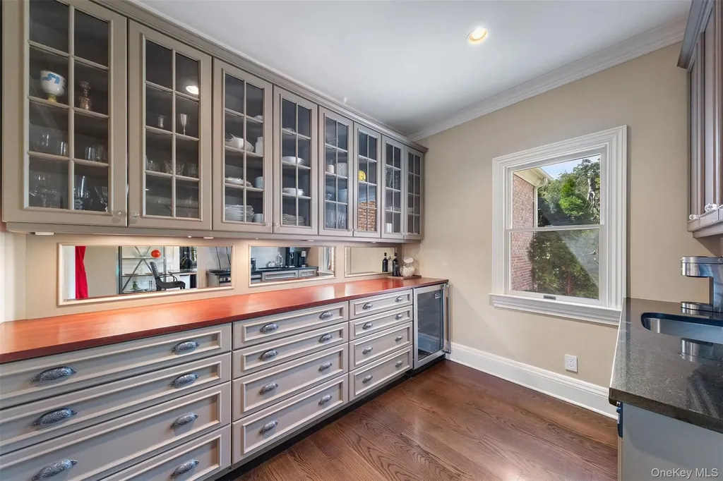 8 Ridgeview Circle Armonk NY 10504