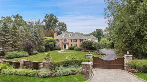 8 Ridgeview Circle Armonk NY 10504
