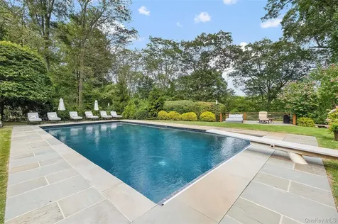 8 Ridgeview Circle Armonk NY 10504