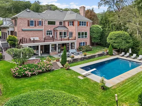 8 Ridgeview Circle Armonk NY 10504