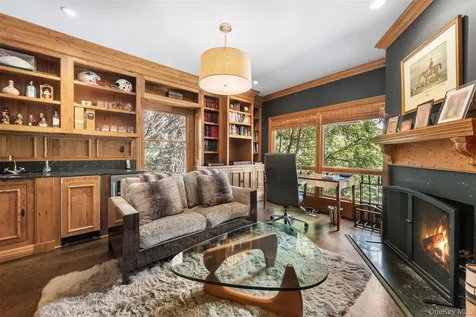 8 Ridgeview Circle Armonk NY 10504