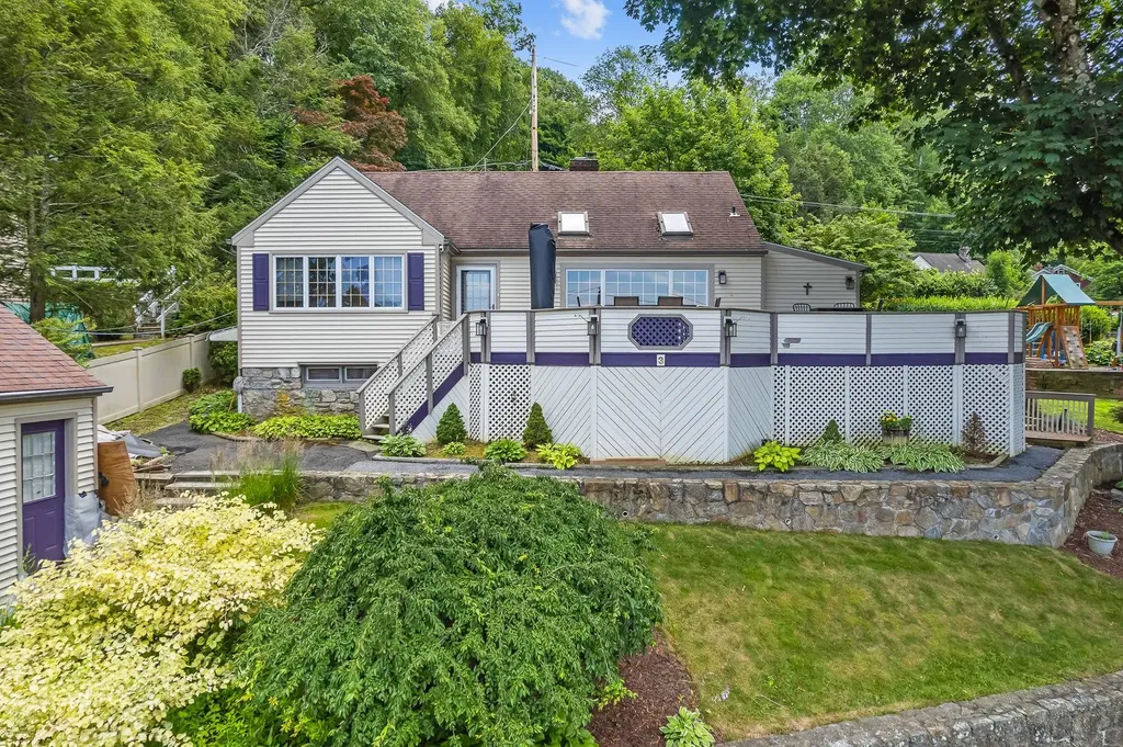 3 Indian Hill Road Mahopac NY 10541