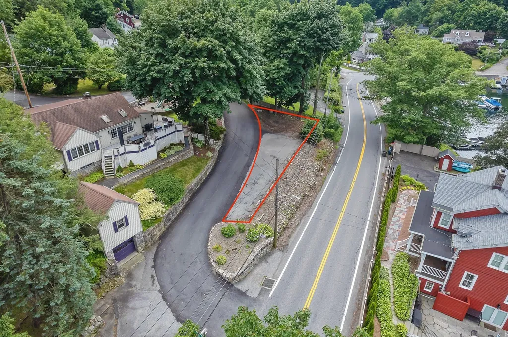 3 Indian Hill Road Mahopac NY 10541