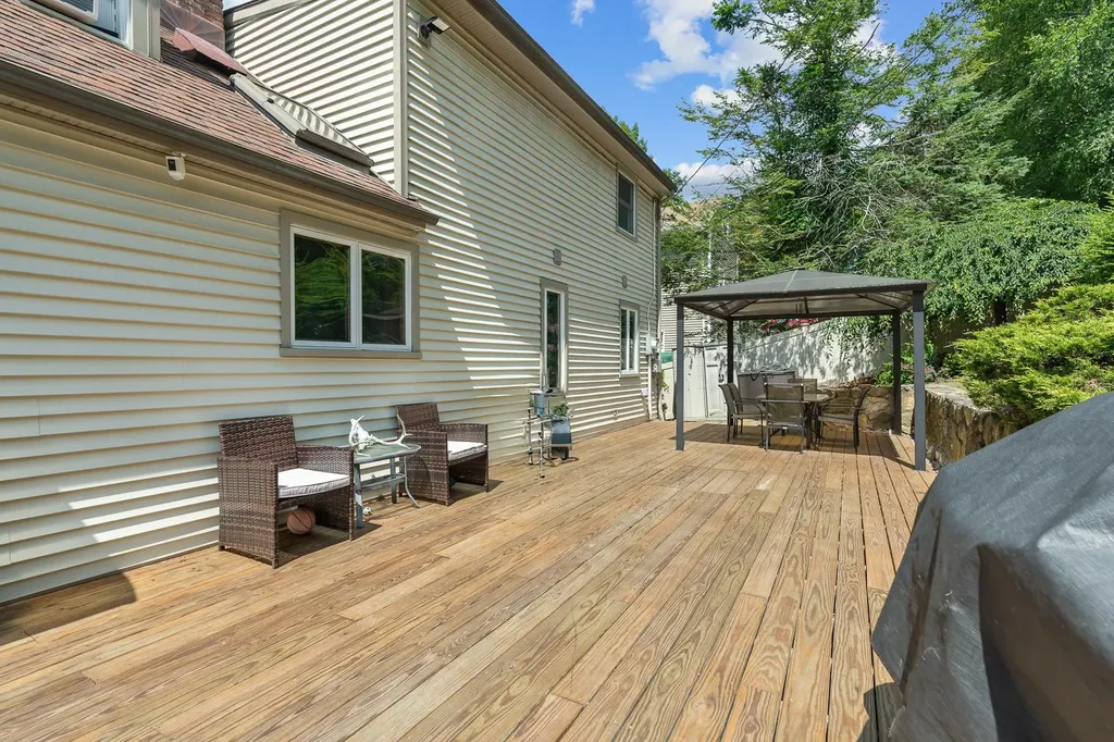 3 Indian Hill Road Mahopac NY 10541