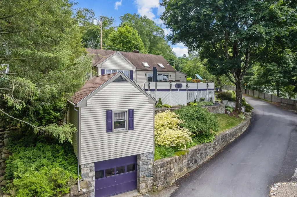 3 Indian Hill Road Mahopac NY 10541