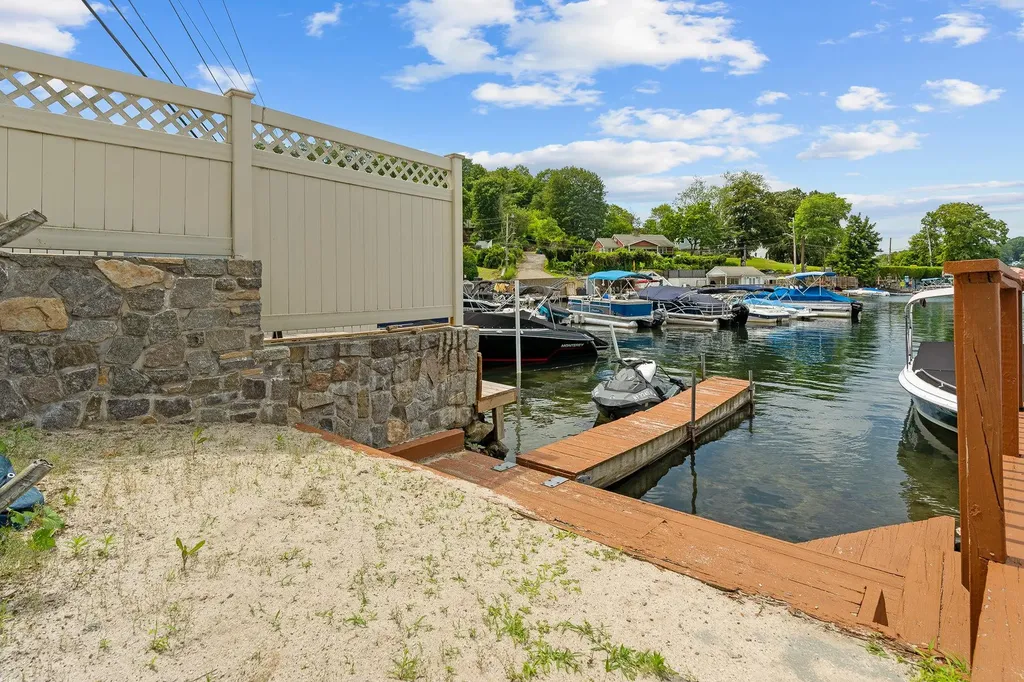 3 Indian Hill Road Mahopac NY 10541