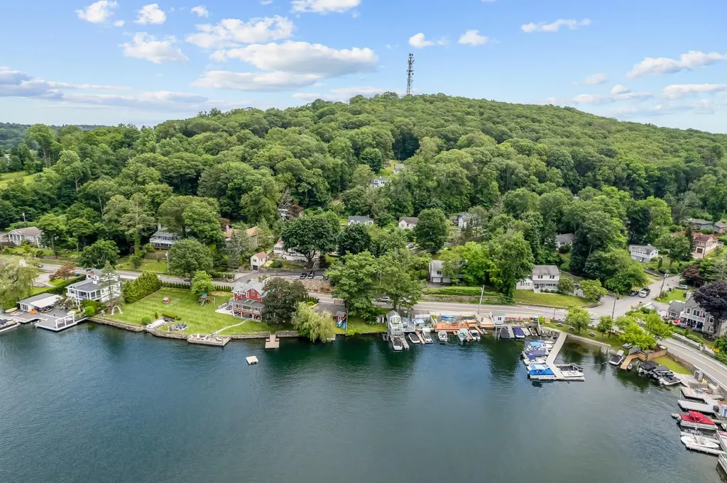 3 Indian Hill Road Mahopac NY 10541
