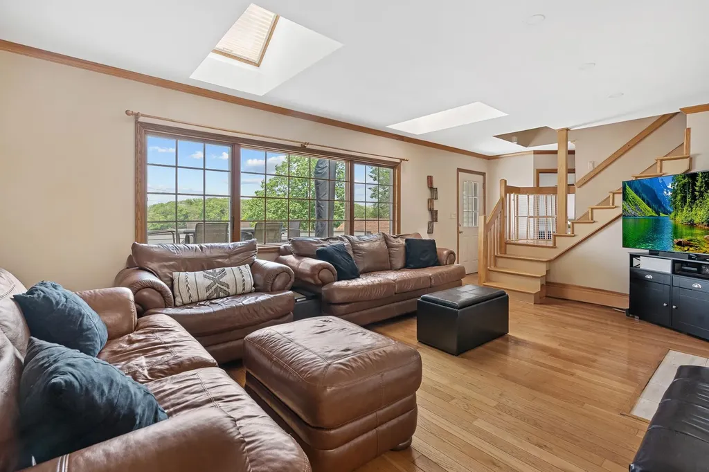 3 Indian Hill Road Mahopac NY 10541