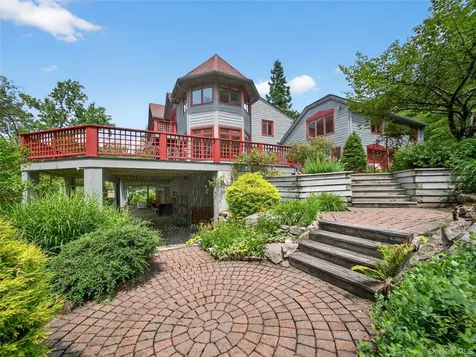 6 Old Cranberry Road Sloatsburg NY 10974