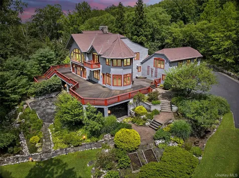 6 Old Cranberry Road Sloatsburg NY 10974