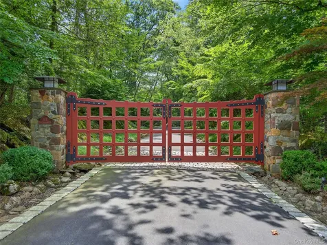 6 Old Cranberry Road Sloatsburg NY 10974
