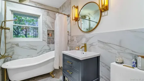 152 158 160 Church Lane Aquebogue NY 11901