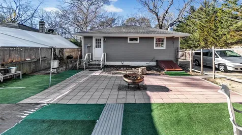 152 158 160 Church Lane Aquebogue NY 11901