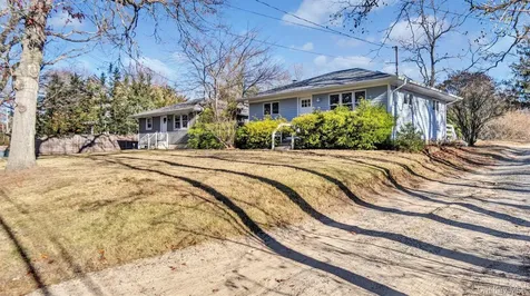 152 158 160 Church Lane Aquebogue NY 11901