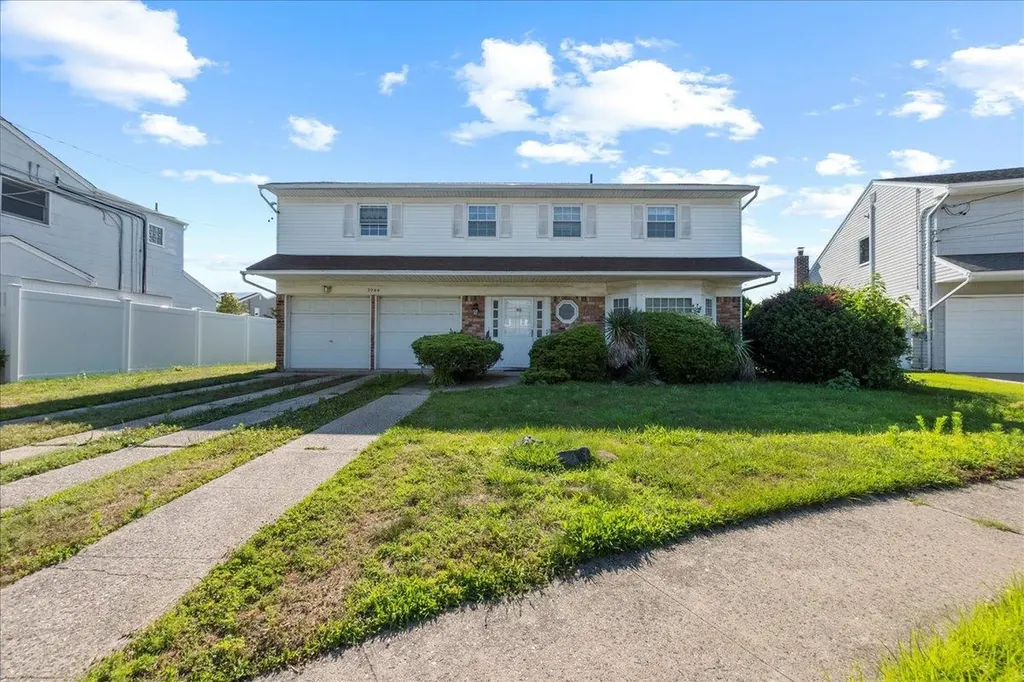 3944 Bea Court Oceanside NY 11572
