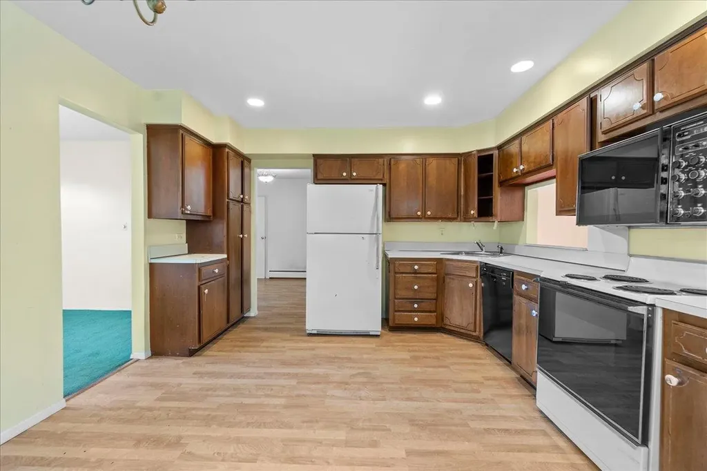 3944 Bea Court Oceanside NY 11572