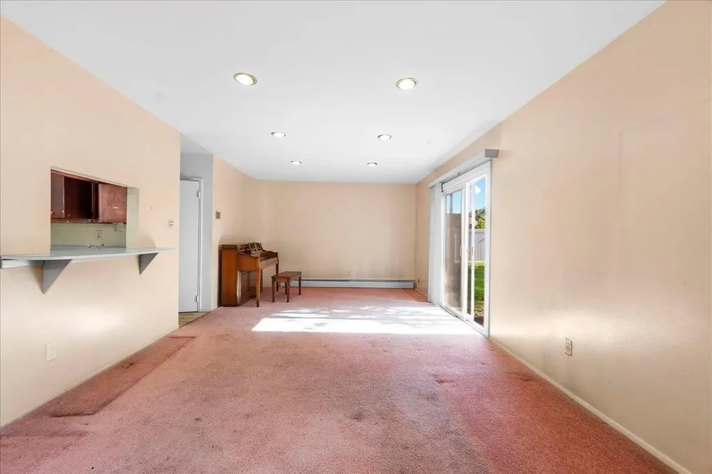 3944 Bea Court Oceanside NY 11572